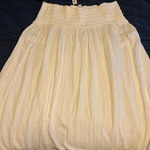 Old Navy Cream A-Line Skirt